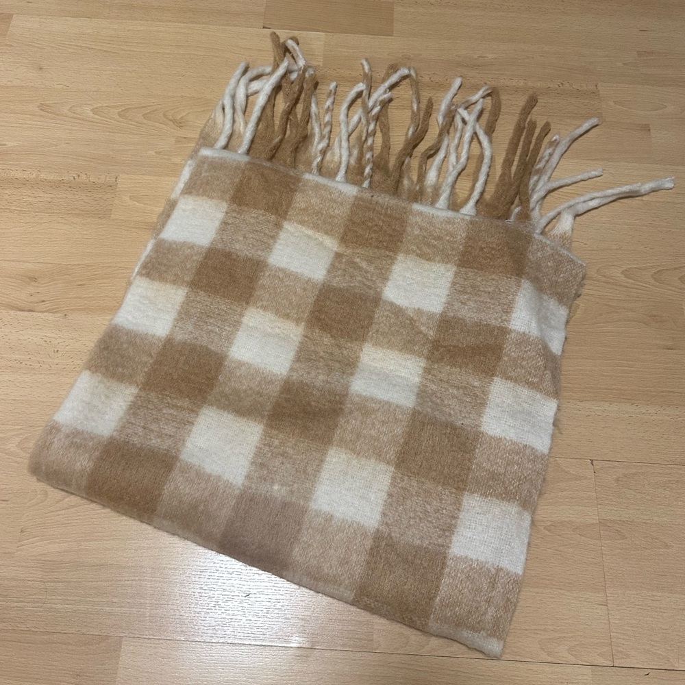 Patterned Chunky Knit Scarf